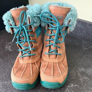 UGG Women's Adirondack Boot (size 8)